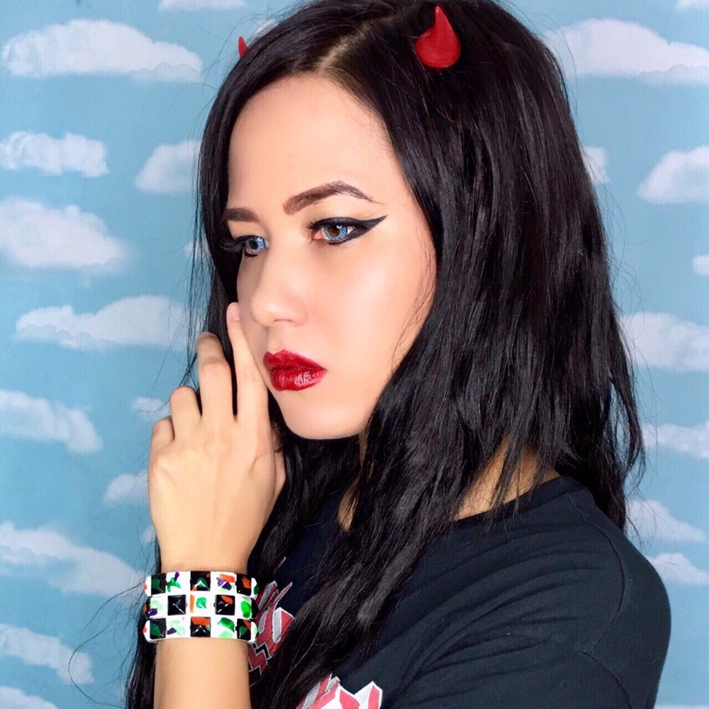 Lil' Devil Horns Hair Clips - Picture 3 of 8